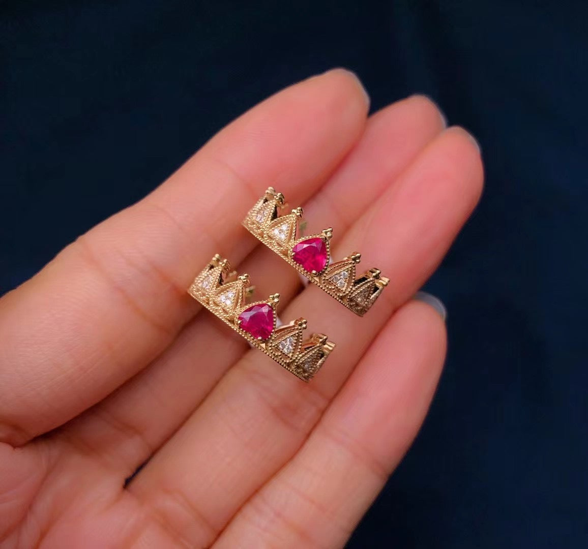 18k Heart Shaped Ruby Crown Ring
