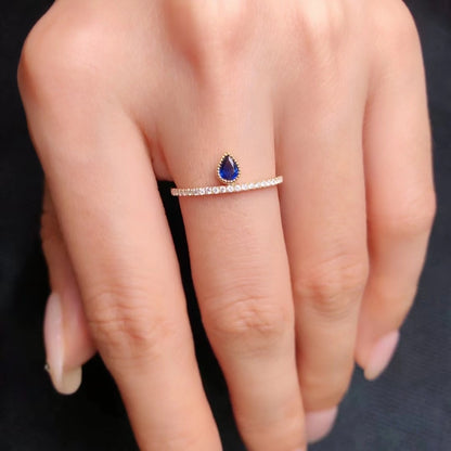 18k Pear - Shaped Sapphire Ring